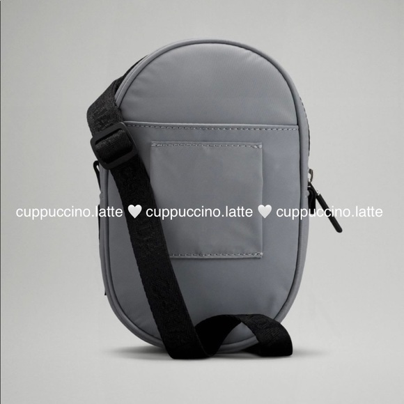 🍁 NWT🇨🇦RARE Lululemon Team Canada 22 Future Legacy Crossbody Bag - Rhino Grey - Picture 4 of 10